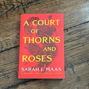 A Court of Thorns and Roses by Sarah J. Maas - Red Cover